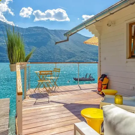 Coquillage Waterfront Escape On