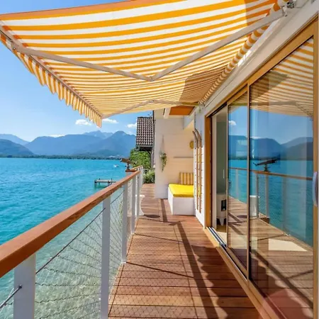 Coquillage Waterfront Escape On